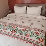 Magdalena Cozy *