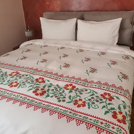 Magdalena Cozy *